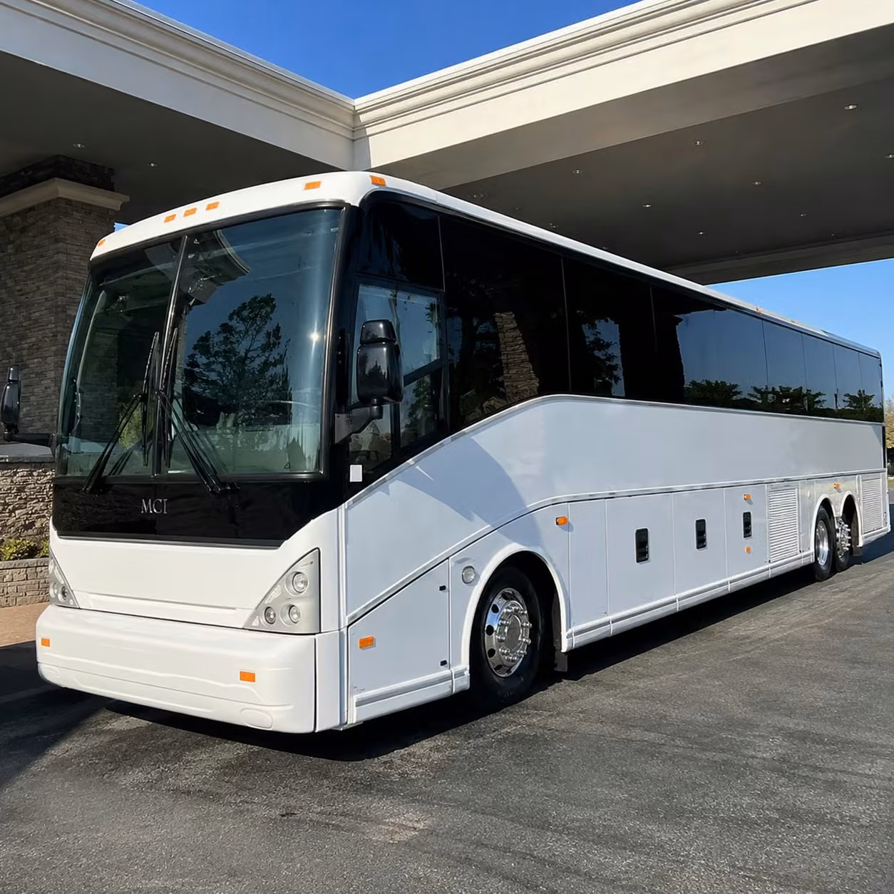 what makes a charter bus the smartest airport transfer for pocatello groups